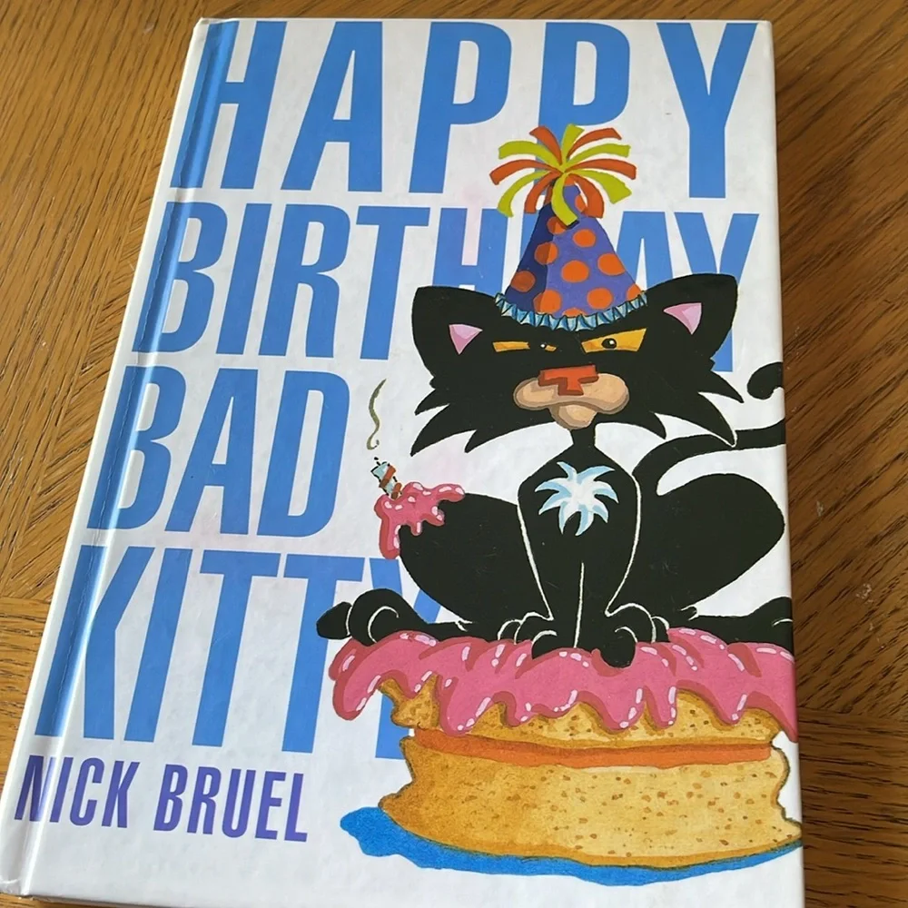 5 Bad Kitty Chapter Books - Picture 7 of 11